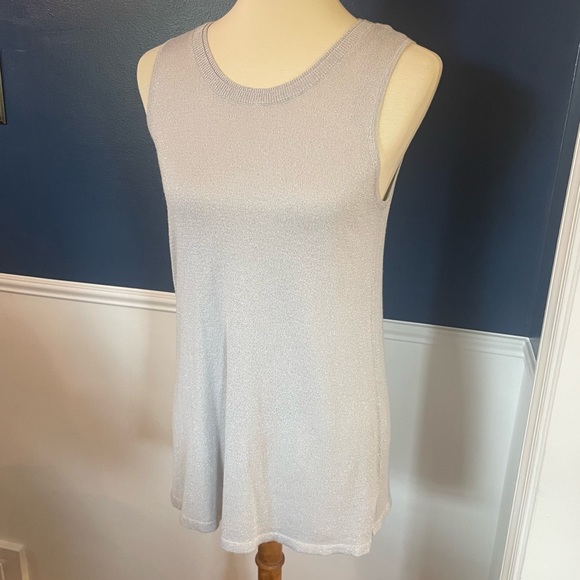Peck & Peck Tops - Peck & Peck silver sleeveless top